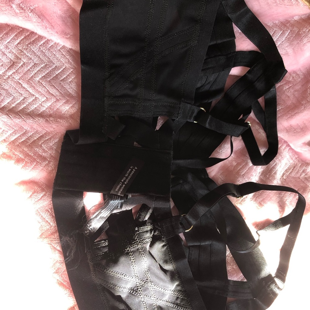 Black Strappy Women's Bra - Picture 3 of 4